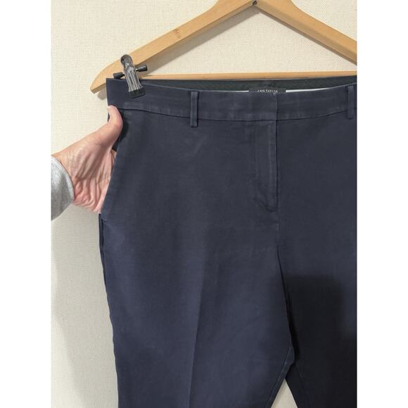 Ann Taylor Women’s Curvy Fit Sz 12 Capri Chino Pants Navy Blue 36x24 - Picture 3 of 12